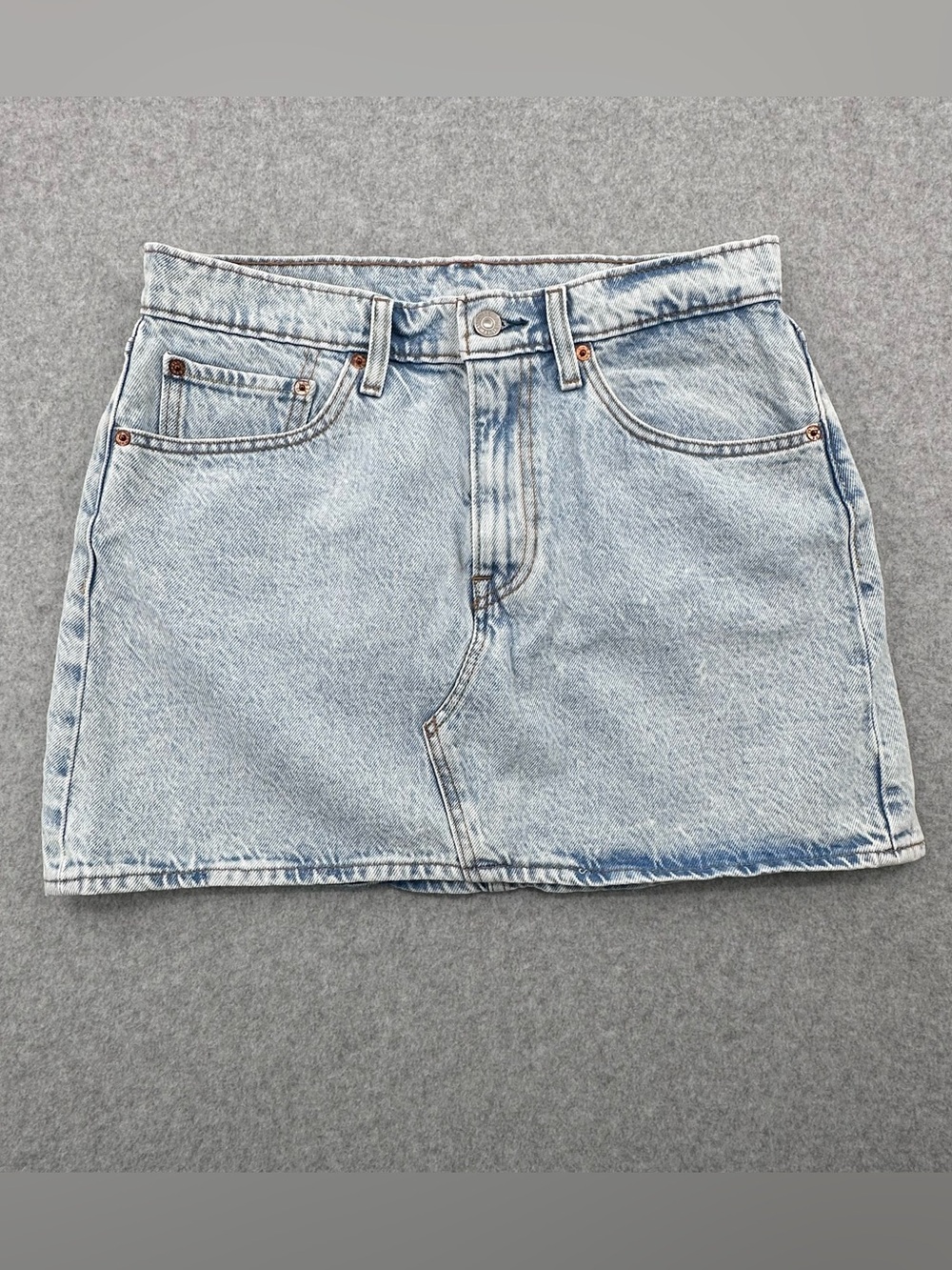 Levi’s Light Wash Denim Mini Skirt